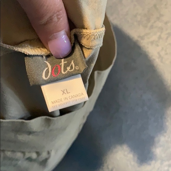 Khaki shorts - Picture 3 of 3